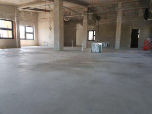 Strojna glazura, estrih, estrich u prostoru višestambene zgrade u Požegi