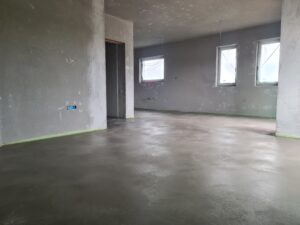 Fotografija strojnih glazura, estriha na novogradnji u Požegi