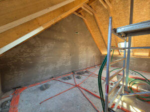 Unutarnje strojno žbukanje zidova u vikend kući u Malinskoj na otoku Krku, precizna i ravna površina