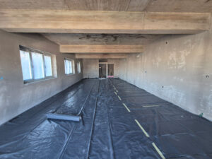 Strojno žbukanje zidova u poslovnom prostoru u Rijeci, ravna i profesionalna površina